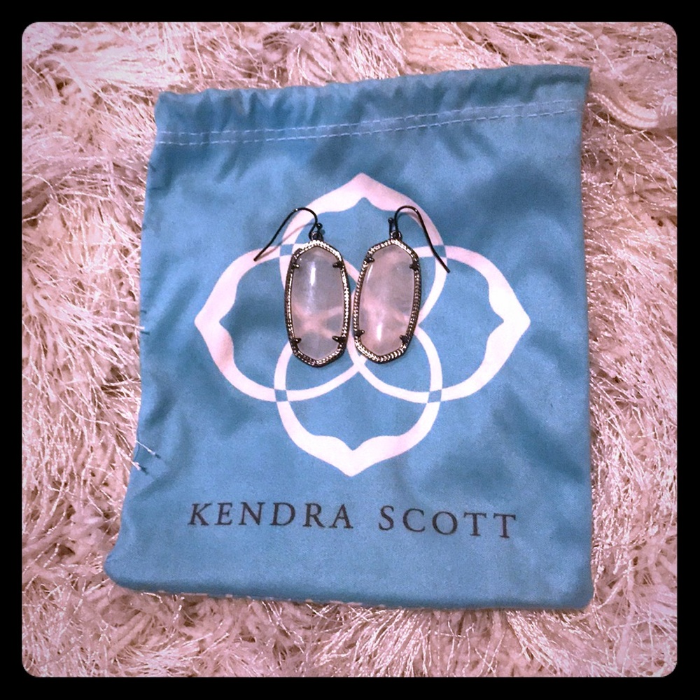 Kendra Scott Rose Quartz Elle in Gunmetal